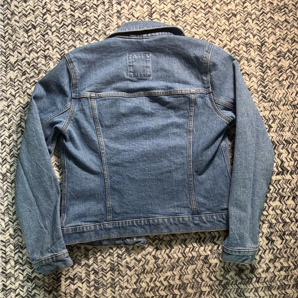 Like New Abercrombie & Fitch Light Wash Denim Jean Jacket Womens Medium - Picture 5 of 9